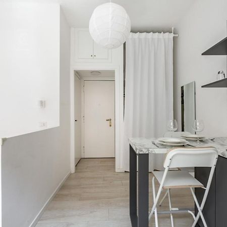 Bright Apt 600Mt From Viale Zara! ميلان المظهر الخارجي الصورة